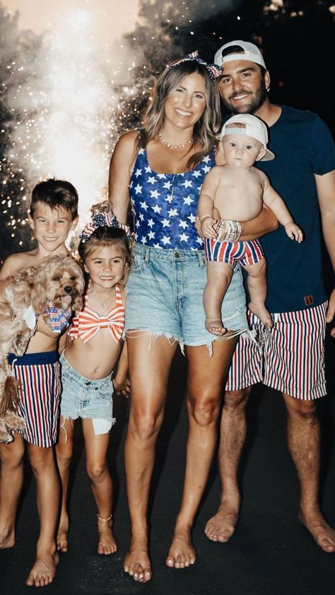 Looking for 4th of July family photo ideas or 4th of July matching family outfit inspo?! We loveee to twin around here if ya can't tell! Save this for your 4th of July family outfits and photo inspo! American Themed Party, 4th Of July Pics, Krista Horton, 4th Of July Photos, Baby Announcement Photos, Kodak Moment, Beach Family Photos, Perfectly Timed Photos, Coordinating Outfits