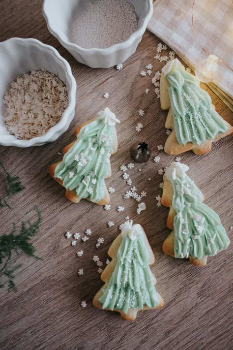 Sugar Cookies with Cream Cheese Frosting Cream Cheese Cookie Frosting, Sugar Cookie With Cream Cheese, Cookie With Cream Cheese Frosting, Cookie With Cream Cheese, Easy Christmas Art, Sugar Cookies With Cream Cheese, Cookies With Cream Cheese Frosting, The Best Sugar Cookies, Cookies With Cream Cheese