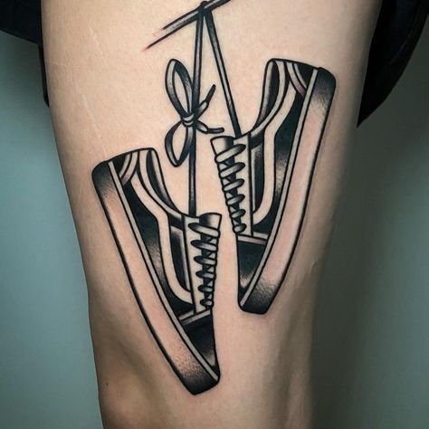 . #Yourvansaredope #GetVansFits Tattoo year or nah? Shoutout to: 🗣 @vans If you are one of those who want a tattoo, what part of your body would you tattoo with something from Vans? Remember to use the tag @GetVansFits for a possible shoutout 🗣📸 Vans Drawing, Vans Tattoo, Tattoo Year, Van Drawing, Leg Sleeve, Leg Sleeves, Patch Work, Vans Off The Wall, Wall Graphics