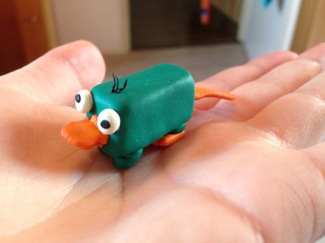 Perry the Platypus/Perry het vogelbekdier (handmade/zelfgemaakt) Perry The Platypus Ceramic, Clay Perry The Platypus, Perry The Platypus Clay, Clay Platypus, Platypus Perry, Clay Date, Easy Clay Sculptures, Perry The Platypus, Clay Moulding