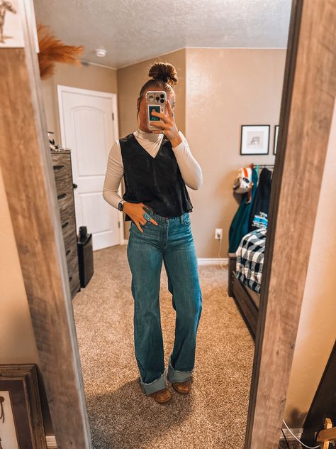 Casual Country Outfits With Boots, Winter Outfit Country, Women’s Winter Western Fashion, Black Flares Western Outfit, Womens Simple Western Outfits, Turtle Neck Western Outfit, Western Sunday Outfit, Boho Western Teacher Outfits, Western Jean Dress Outfit