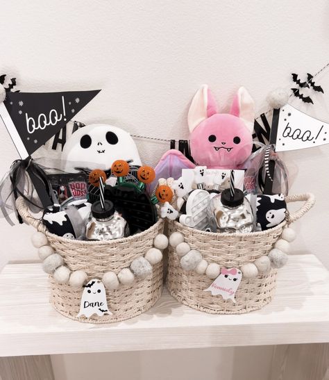 How to Make Boo Baskets for Halloween! - A Touch of Pink Basket Decor Ideas, Boo Basket Ideas, Boo Baskets, Easter Bunny Gifts, Mermaid Crafts, Toddler Birthday Party, Halloween Traditions, Boo Basket, Mermaid Theme Party