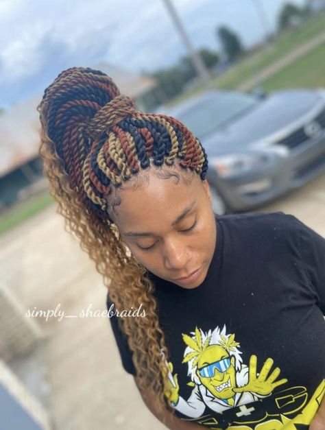 Senegalese Twist With Color, Cornrows Braids With Curls, Twist With Color, Senglease Twist, Curls For Black Women, Fresh Braids, Baddie Braids, Two Cornrows, Butterfly Braids