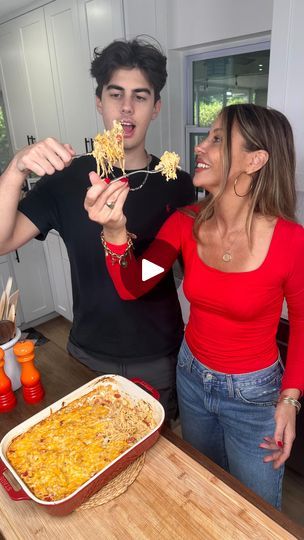 77K views · 5.9K reactions | Comment “recipe” for my chicken spaghetti recipe aka… chicken tetrazzini! OR just google the title “chicken spaghetti “ and Melissajorealrecipes and you’ll find my recipe in my website! 🍝This recipe was ridiculously delicious! Such an easy Weeknight dinner and added bonus… you can prep everything and freeze before you get to the baking part! My kids and I devoured! Kinda like a cousin of the million dollar spaghetti 🍝 😉 
So good my friend! MAKE It! #chickenspaghetti #rotisseriechicken #chickentettrazini #casserolerecipe @campbells @tonychacheres @roteltomatoes @betterthanbouillon | Melissa Kauper | melissajorealrecipes · Original audio Chicken Tettrazini, Casserole Meals, Chicken Spaghetti Recipe, Chicken Tetrazzini Recipes, Thanksgiving Casserole, Million Dollar Spaghetti, Chicken Spaghetti Recipes, Chicken Tetrazzini, Leftover Turkey Recipes