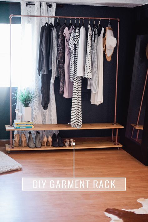 Rolling DIY Garment Rack. Get the full simple and easy tutorial to make your own wardrobe rack! Diy Garment Rack, Industrial Clothing Rack, Diy Closet Storage, Robe Diy, Industrial Clothing, Diy Clothes Rack, Diy Clothes Refashion, Diy Wardrobe, Diy Clothes Videos