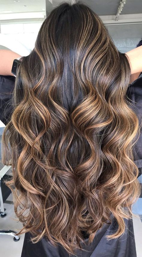 Hair Color Ideas 2023 Trends Brunette, Colors That Look Good With Brown Hair, New Hair Colors For 2023, New Hair Color Trends 2022 Brunette, In Style Hair Colors 2022, Hairstyles For Spring 2023, Hair Color Ideas 2022 Fall, 2023 Hair Color Trends For Women Long Hair, New Hair Colors 2023