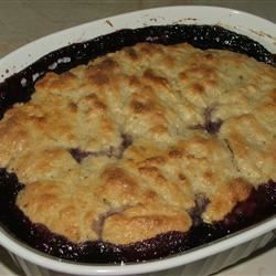 Blueberry Grunt Recipe, Blueberry Grunt, Blackberry Cobbler Recipe, Blueberry Desserts Recipes, Fruit Desserts Easy, Strawberries And Blueberries, Berry Cobbler, Blackberry Cobbler, Homemade Vanilla Ice Cream