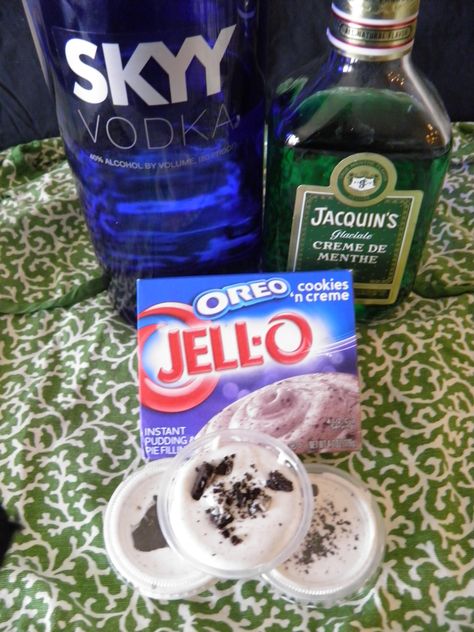 OLYMPUS DIGITAL CAMERA Oreo Pudding Shots, Vodka Alcohol, Skyy Vodka, Oreo Pudding, Jell O Shots, Mint Oreo, Wine Alcohol, Pudding Shots, Shots Alcohol