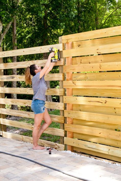 Slat Fence, Horizontal Slat Fence, Diy Privacy Fence, Privacy Fence Panels, Tulip Tattoo, Privacy Fence Designs, Backyard Privacy, Diy Fence, Florida Lifestyle