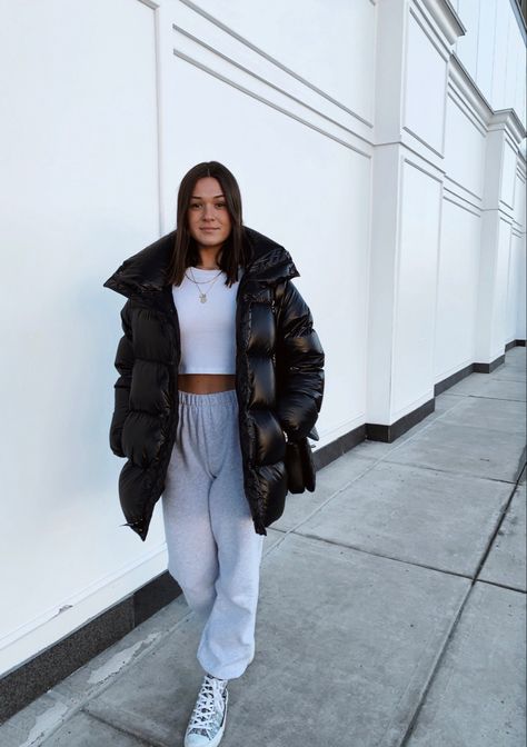 Black Puffer Coat Outfit, Super Puff Outfit, Black Puffer Outfit, High Top Sneakers Outfit, Aritzia Outfit, Puffer Coat Outfit, Maggie Macdonald, Puffer Outfit, Puffer Jacket Outfit