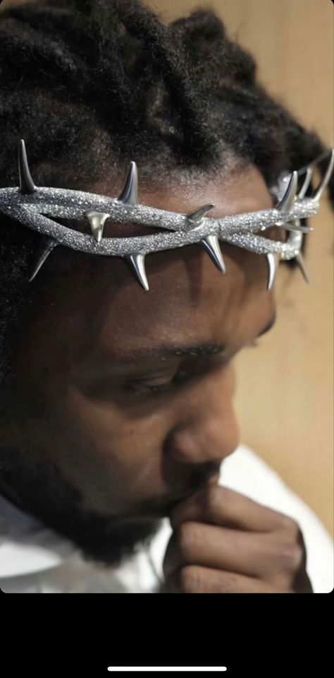 Kendrick Lamar Thorn Crown, Kendrick Lamar Crown Of Thorns, Kendrick Lamar Crown, Moon Crown, Thorn Tattoo, Thorn Ring, K Dot, Iphone Wallpaper For Guys, Rap God