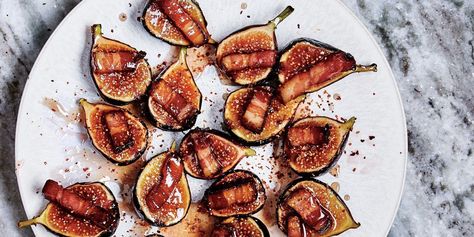 FIGS & BACON   This figs recipe is sweet, salty, sticky, and acidic—everything you want in a one-bite appetizer. Chile Recipe, Best Thanksgiving Appetizers, One Bite Appetizers, New Year's Eve Appetizers, Chile Recipes, Fig Recipes, Summer Appetizer, Appetizer Bites, Dried Figs