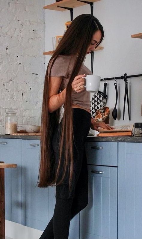 Long Beautiful Hair Natural, Long Hair Pics, Long Hair Goals, Bob Black, Long Hair Girls, Long Shiny Hair, Long Hair Images, Hairstyle Color, Extremely Long Hair