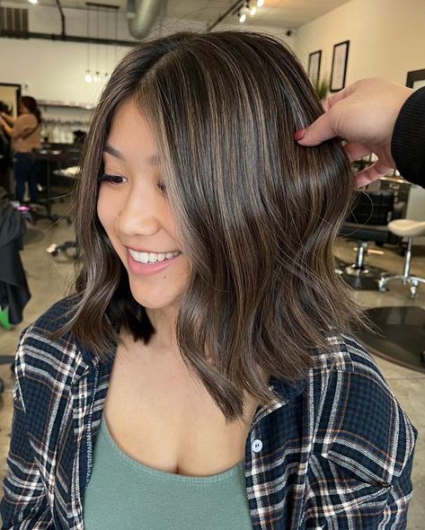 Mid Length Dark Hair With Highlights, Ash Brown Highlights On Dark Hair, Dark Brown Hair With Highlights Balayage, Blonde Highlights On Dark Hair Short, Highlights Bob, Rich Brunette Hair, Light Browns, Short Brunette Hair, Blonde Highlights On Dark Hair