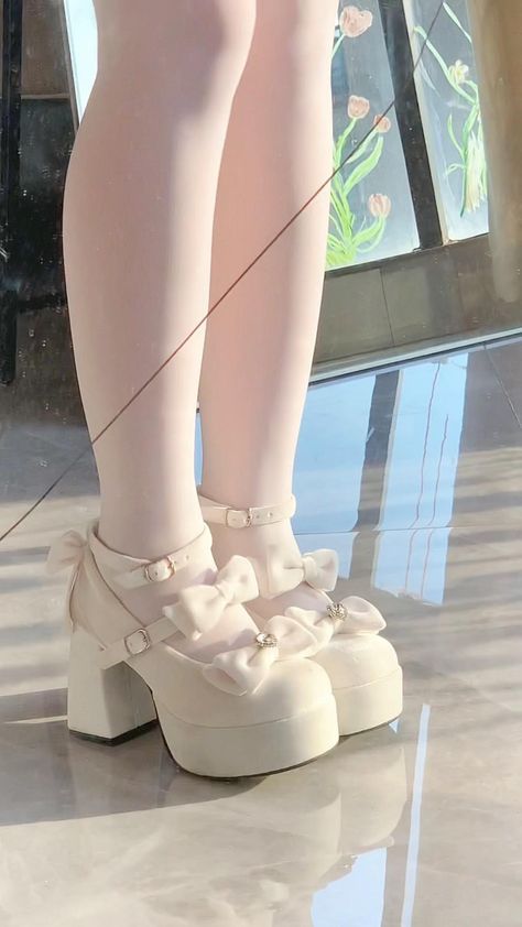 Pretty Heels, Fairy Shoes, Mode Shoes, Fashion Shoes Heels, Cute Shoes Heels, Kawaii Shoes, Funky Shoes, Beautiful Heels, Fancy Shoes