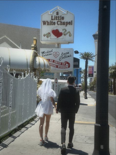 Priscilla Presley Wedding, Wedding In Vegas, Coney Island Baby, Elvis Wedding, Las Vegas Wedding Photos, Vegas Bride, Vegas Wedding Photos, Vegas Wedding Chapel, Married In Vegas