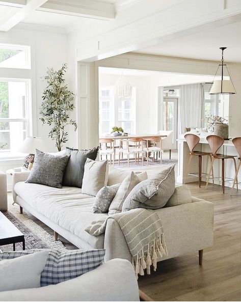 Light Colored Sofa, Eye Circles, Transitional Living Rooms, Dining Room Inspiration, Home Decor Inspiration, Dining Room Table, Room Inspo, Great Rooms, Room Inspiration