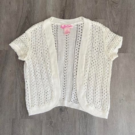 Shrug Cardigan, Crop Top Outfits, Autumn Cozy, Virtual Closet, Fashion Sense, Winter Fashion, Lace Top, Short Dresses, Sense