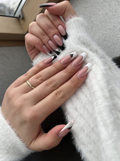 heart nails black and white nails french nails Heart Nails Black And White, Heart Nails Black, White Nails French, Nails Black And White, White French Nails, Black And White Nails, White French Tip, Black And White Heart, White French