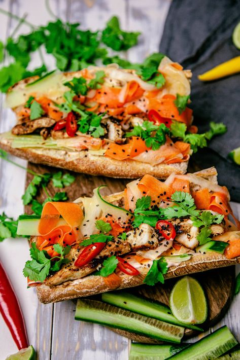 #food #recipe #healthy #thebitery #thebite #cooking #soulfood #streetfood #kitchen #recipeidea #tasty #takeabite Chicken Banh Mi, Food Recipe Healthy, Chicken Breast Sandwich, Sandwich Chicken, Loaded Chicken, Lemongrass Chicken, Vietnamese Sandwich, Banh Mi Sandwich, Amazing Chicken