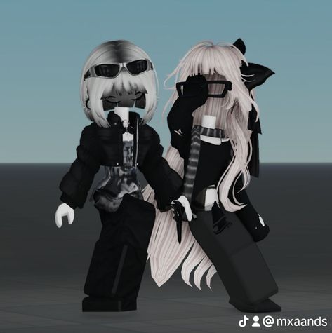 Outfit Ideas for Girls Pink Emo Roblox Avatar, Roblox Avatars With Codes, Pink Emo, Royale High Journal Ideas, Catalog Avatar Creator, Avatar Cosplay, Outfit Creator, Outfit Roblox, Outfits Roblox