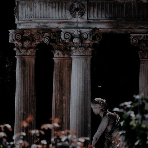 Greek Queen Aesthetic, Modern Persephone Aesthetic, Modern Persephone, Queen Persephone, Black Dahlias, Greek Goddess Aesthetic, Persephone Aesthetic, Mythology Aesthetic, Aesthetic Statue