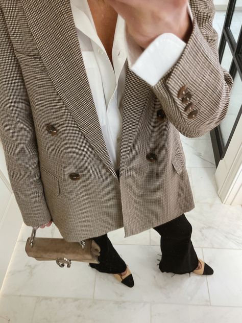 An easy way to dress up an oversized blazer for fall. I'm wearing a size small here. @saks #cellajaneblog #outfitidea #workwear #workoutfit #businesscasual Checkered Blazer Outfit, Oversized Blazer Outfit, Becky Hillyard, Leather Leggings Outfit, Checkered Blazer, Cella Jane, Casual Outfits For Moms, Blazer Outfit, Fall Outfits For Work