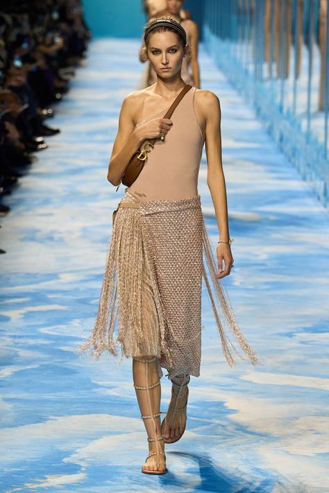 Christian Dior Spring 2025 Ready-to-Wear Collection | Vogue Spring 2025, Spring Fashion Trends, Vogue Italia, Fashion Today, Primavera Estate, Happy Hour, Spring Summer Fashion, Beautiful Outfits, Christian Dior