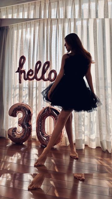 27 Th Birthday Outfit, 30 Years Photoshoot, 30th Birthday Pictorial Ideas, Birthday Backdrop Ideas Photoshoot, 30th Birthday Women Photoshoot, Women Birthday Dress Ideas, Birthdays Pictures Ideas, Black Birthday Ideas For Women, 30th Black Birthday Ideas For Women