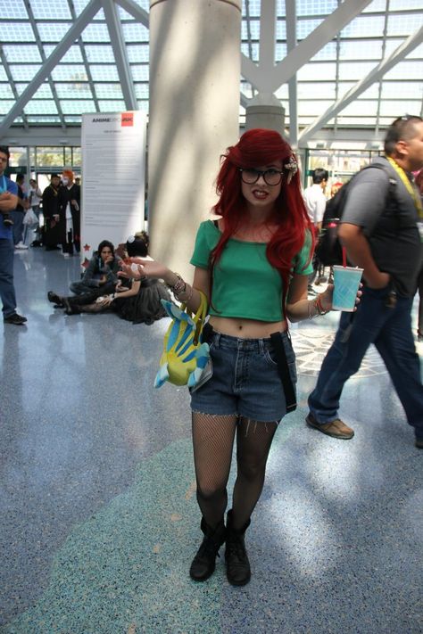 Traci Hines as Hipster Ariel at Comic-Con 2012 Ariel Modern, Hipster Ariel Costume, Ariel Modern Outfit, Ariel Look Alike, Steampunk Ariel Cosplay, Hipster Ariel, Awesome Costumes, Anime Wigs, Cos Play