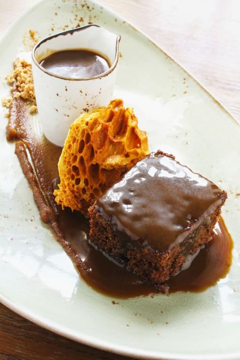 Nigella Sticky Toffee Pudding, Sticky Pudding, Nigella Lawson Recipes, Sticky Date, Sticky Date Pudding, Retro Desserts, Date Pudding, British Desserts, Toffee Sauce