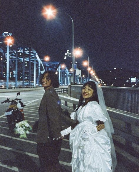 80s Japanese Wedding Photos, Wong Kar Wai Wedding Shoot, Wong Kar Wai Wedding, Hong Kong Wedding Photoshoot, 80s Hong Kong Wedding Photography, 1980s Hong Kong Wedding, 80s Hong Kong Pre Wedding, 80s Hong Kong Wedding, 1980s Hong Kong Wedding Photography