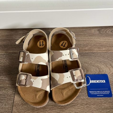 New With Tags Birkenstock Kids Sandals Size C11 Toddler 11 Silver Strappy Sandals, Rose Gold Sandals, Birkenstock Sandals Arizona, Silver Sandals, Birkenstock Sandals, Gold Sandals, Kids Sandals, Blue Sandals, Camo Print