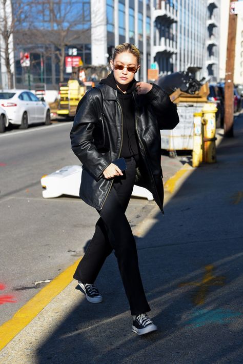 Gigi Hadid Wears Leather Like a ’90s Supermodel | Vogue Prada Cleo Bag, Cleo Bag, Chica Punk, Prada Cleo, Oversized Leather Jacket, Gigi Hadid Outfits, Stylish Celebrities, Loose Trousers, Outfits With Converse