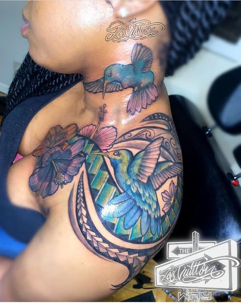 Colorful Full Back Tattoos For Women, Colorful Stomach Tattoos, Colorful Tattoos On Black Women, Colorful Shoulder Tattoos For Women, Top Shoulder Tattoos For Women, Color Sleeve Tattoo Women, Cute Shoulder Tattoos For Black Women, Colorful Tattoos For Black Women, Baddie Shoulder Tattoo