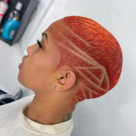 Women With Fades, A Fade Haircut, Fade Haircut Women, Low Cut Hairstyles, Haircut Ideas For Women, Short Hair Designs, Shaved Hair Cuts, Short Shaved Hairstyles, Shaved Hair Designs