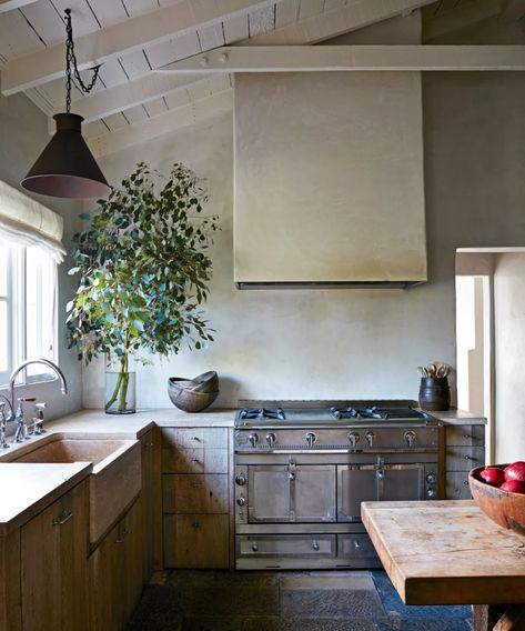 Atelier Am, Rustic Kitchen Cabinets, Beautiful Kitchen Designs, Diy Kitchen Cabinets, Cottage Kitchen, Favorite Kitchen, Kitchen Style, Beautiful Kitchens, Rustic Kitchen