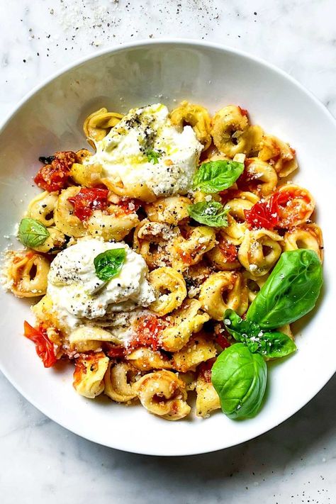 Tortellini Pomodoro With Burrata | foodiecrush.com Tortellini Pomodoro, Burrata Recipes, How To Make Tortellini, Pomodoro Recipe, Burrata Recipe, Yummy Pasta, Make Ahead Salads, Tortellini Recipes, Burrata Cheese