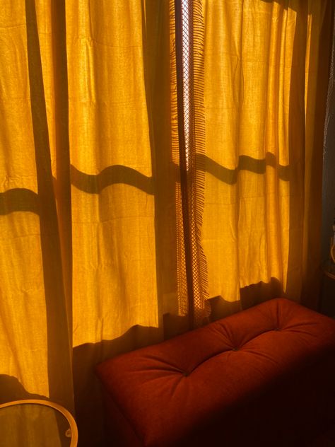 Yellow Boho Curtains, Yellow Curtains Aesthetic, Orange Curtains Aesthetic, Retro Curtains Bedroom, Curtains Aesthetic Bedroom, 60s Curtains, 70s Bedrooms, 1970s Curtains, Orange Curtains Bedroom