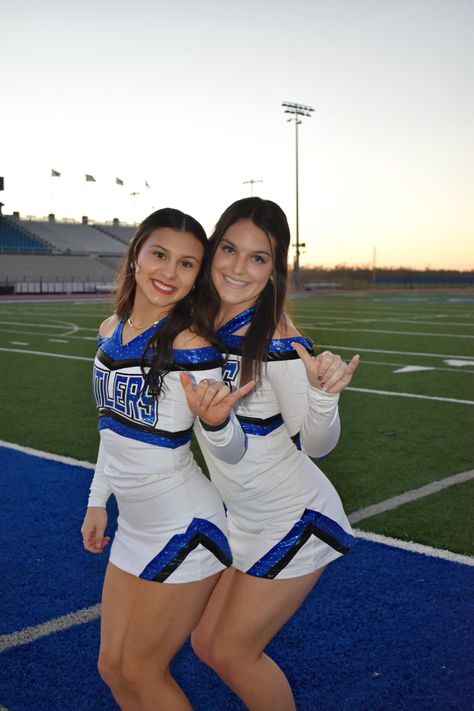 Blue And White Cheer Uniforms, White Cheer Uniforms, Cheer Uniform High School, High School Cheer Uniforms, Dance Team Uniforms, Cheerleading Poses, Cheerleader Pictures, Cheer Team Pictures, Cheerleader Girls