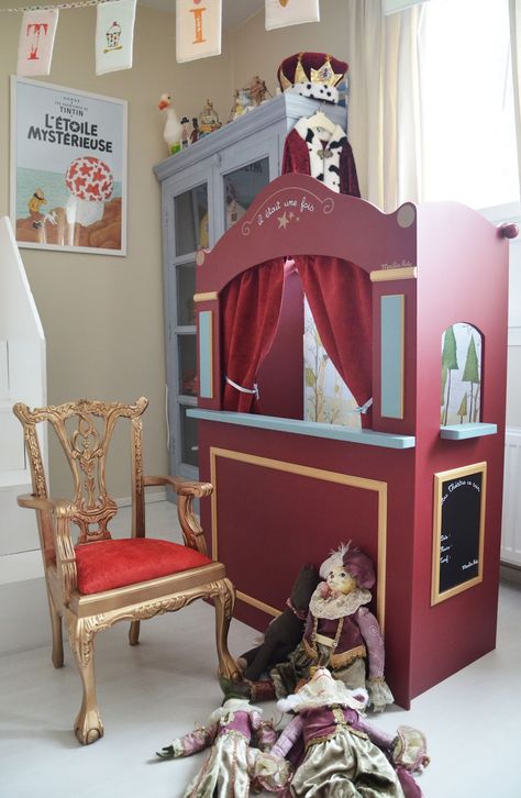 puppet theater. chalkboard sign above to write in the show. Kids Puppet Theater, Puppet Stage, Theatre Diy, Puppet Theaters, Puppets Diy, Toy Theatre, Puppet Theater, Puppet Show, Chalkboard Sign