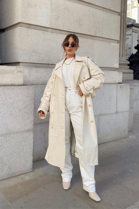 White Trench Coat Outfit, Cream Sweater Outfit, Ellie Beatrice Joslin, Long Coat Outfit, Fall Fashion Colors, Neutral Fall Outfits, White Trench Coat, Cream Outfits, Trench Coat Outfit