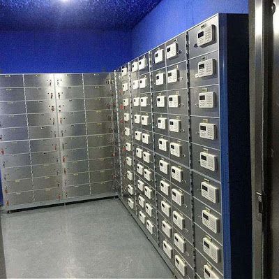 Safe Deposit Box Ideas, Bank Locker, Staff Lockers, Electrical Cabinet, Bank Safe, Safe Deposit Box, Electric Box, Safe House, Mail Boxes