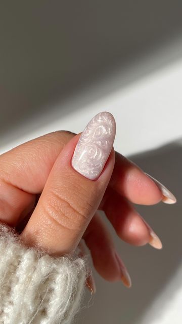 Pearly Nails, Nails For Winter, Kylie Nails, Pearl Nail Art, Subtle Nails, Nails Today, Simple Acrylic Nails, Ice Rink, Pearl Nails