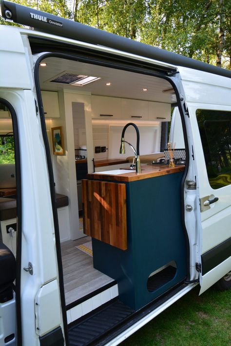 showe Mercedes Sprinter Camper Van, Mercedes Camper, Mercedes Sprinter Camper, Kombi Motorhome, Tambour Door, Sprinter Conversion, Sprinter Van Conversion, Kombi Home, Van Conversion Interior