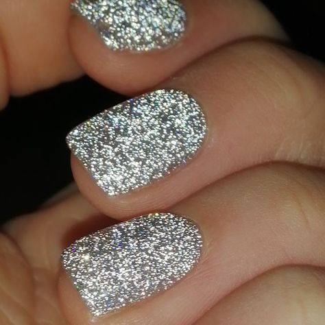 Silver Glitter Dip Nails, Glitter Nail Colors, Square Short Nails, Md Nails, Silver Nail Designs, Black Nails With Glitter, Multicolored Nails, Pedi Ideas, Silver Glitter Nails