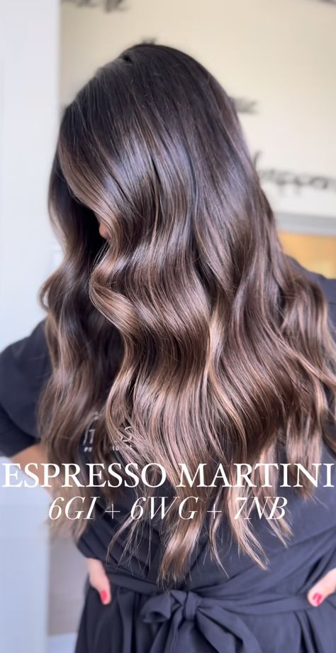 Dark Brown Hair Balayage, Highlights For Dark Brown Hair, Ash Hair Color, Brown Hair Inspo, Dark Hair With Highlights, Hair Techniques, Brown Hair Balayage, Work Hairstyles, Balayage Brunette