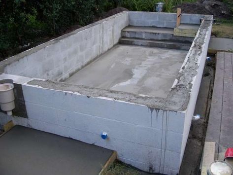 Concrete Block Pool, Puppy Pool, Concrete Swimming Pool, Deck Piscina, Building A Swimming Pool, Pool Kits, Swimming Pool Construction, Swimming Pool Tiles, Small Swimming Pools