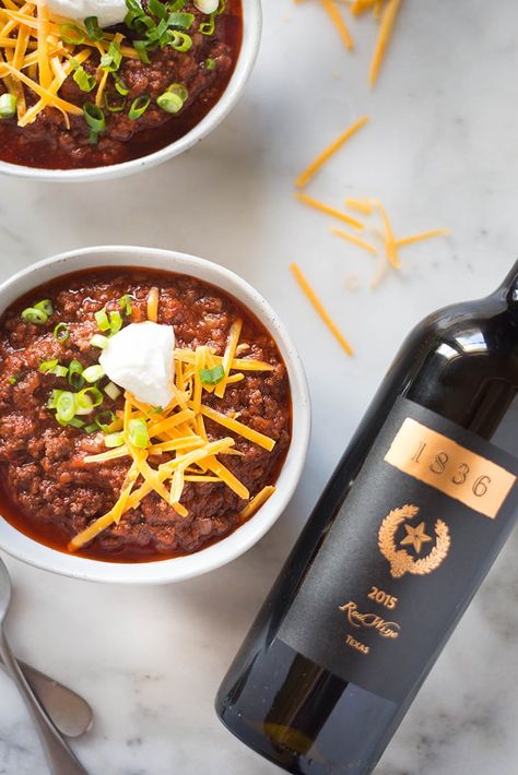 Red Pork Chili, Easy Texas Chili Recipe, Pork Chili Recipe, Red Chilli Sauce, Texas Chili Recipe, Texas Independence Day, Red Wine Recipe, Texas Recipes, Pork Chili