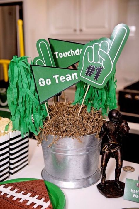 Superbowl Decorations, Cheerleader Party, Football Centerpieces, Football Themed Party, Sports Centerpieces, Football Night, Gameday Party, Nfl Party, Superbowl Party Decorations